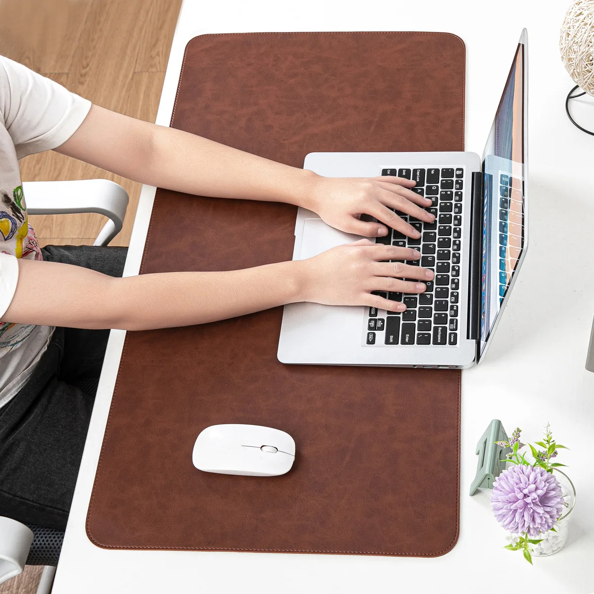 وسادة مكتب مقاومة للماء من الب - مراجعة Leather Desk Pad وسعره